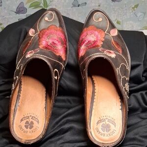 Lucky Brand Women's Floral Embroidered Mules - Brown and Pink